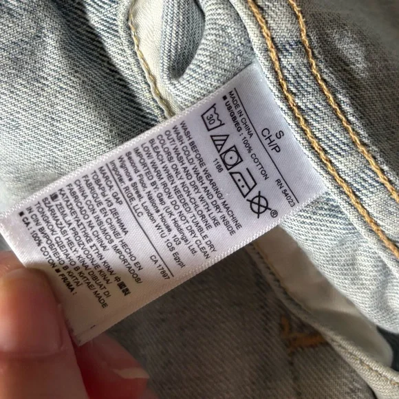 Gap Women’s Cropped Light Wash Denim Jacket, Size Small - Picture 13 of 13